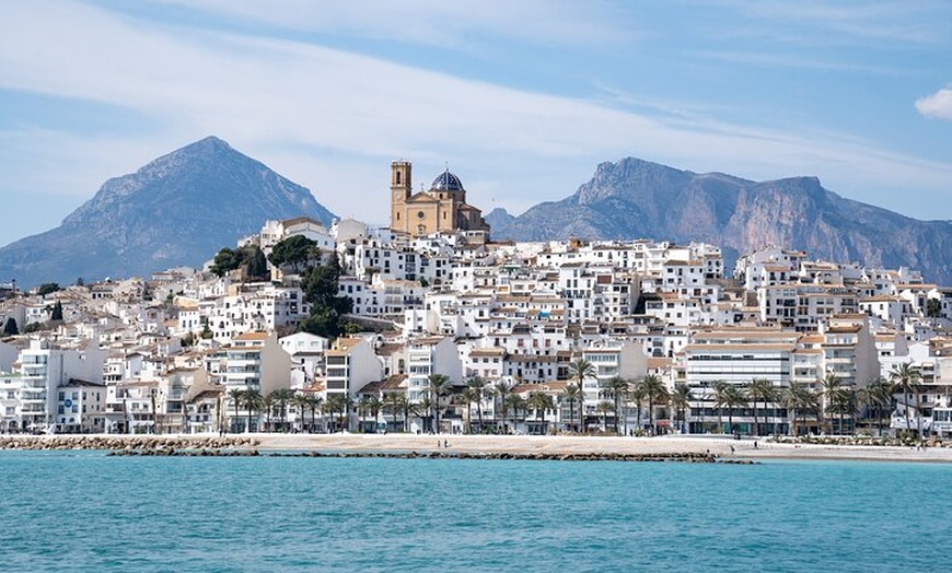 Image 2: Paseo en Catamarán por la Bahía de Calpe o Altea
