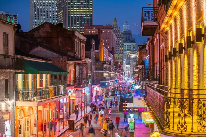 Adults Only Haunted Pub Crawl in New Orleans