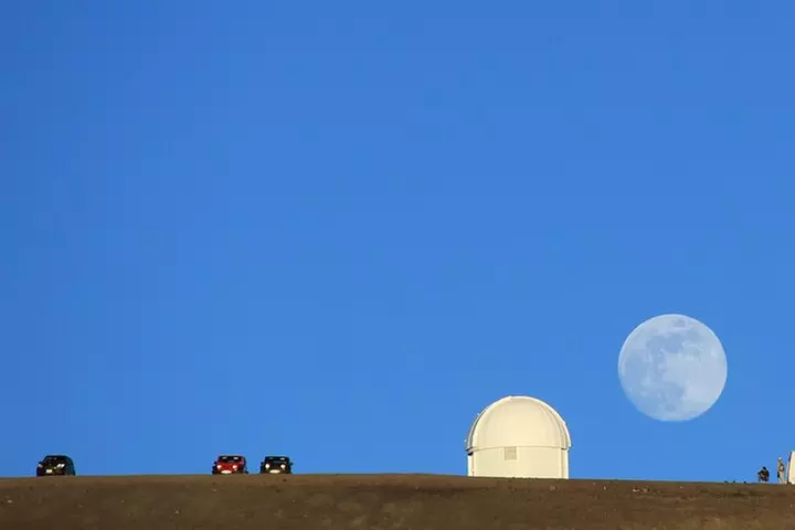 Mauna Kea Summit Tour with Free Night Star Photo