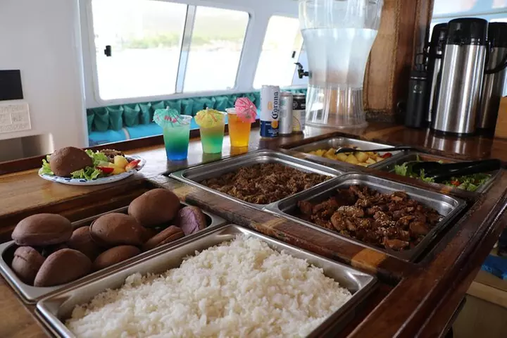 Oahu: Private Sunset Cruise and Dolphin Watch with Hot Buffett