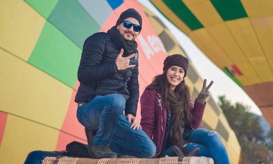 Image 8: Private Romantic Balloon Flight over Teotihuacan for Couples