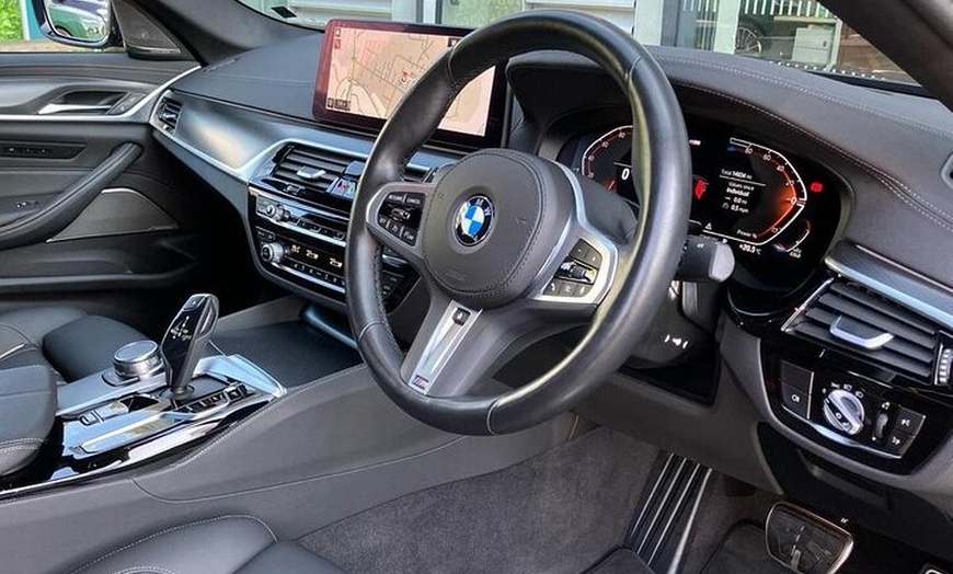 Image 7: Private Taxi Transfer from London to Stansted Airport