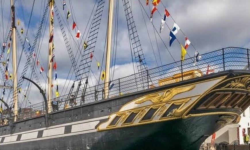 Image 2: London / Heathrow To/From Bristol Private Transfer Meet and Greet