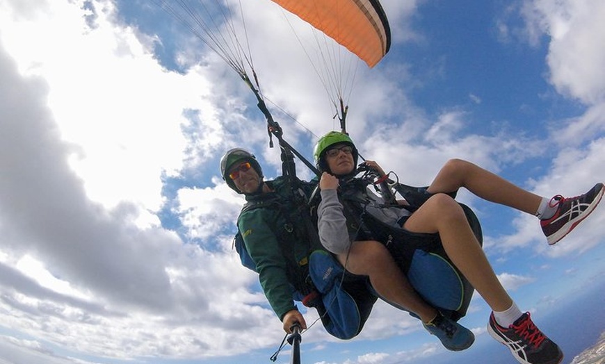 Image 16: Vuelo en tándem en parapente acrobático en la zona sur de Tenerife