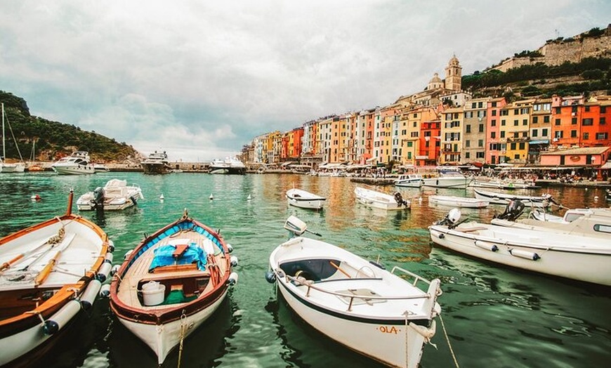 Image 2: Tour in Barca alle Cinque Terre con sosta a Portovenere, Monterosso...