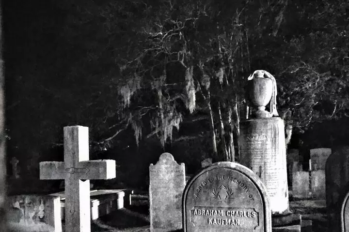 Charleston Dark History & Ghost Tour with Adam