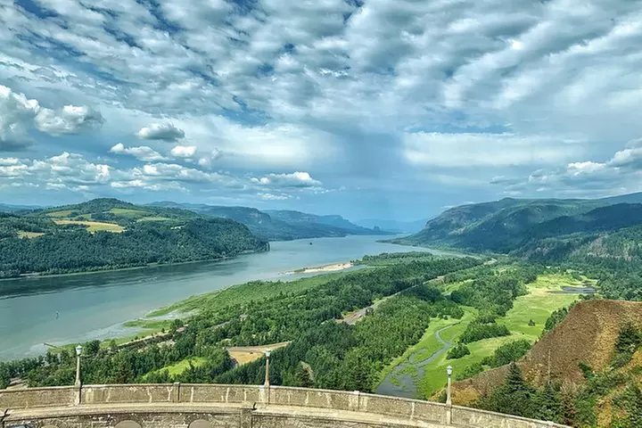 Multnomah Falls and Columbia River Gorge Waterfalls Tour Morning