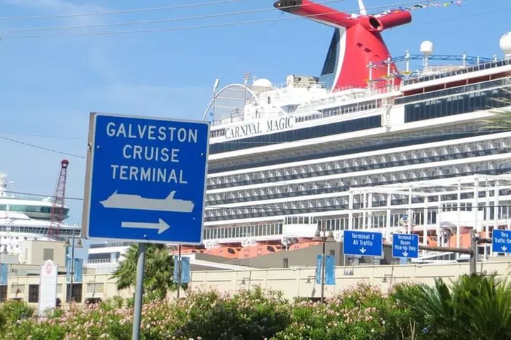 Private Shuttle Galveston to Hobby Airport (HOU) For 10 Travelers