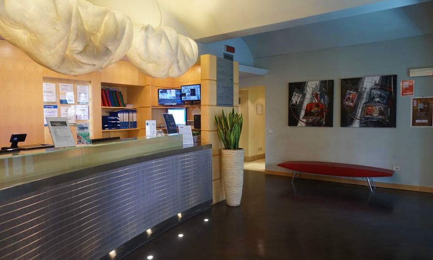 Image 2: ✈ ITALIEN | Rom - Leonardo Boutique Hotel Rome Termini 4* - City Trip