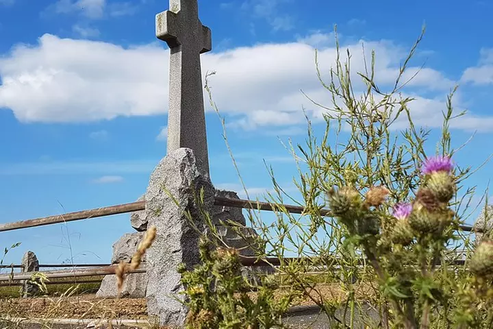 Edinburgh: Holy Island, Alnwick Castle & Kingdom of Northumbria