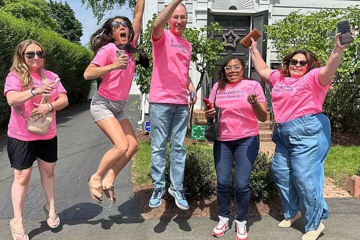 A Spectacular Scavenger Hunt: Sparkling City by the Sea