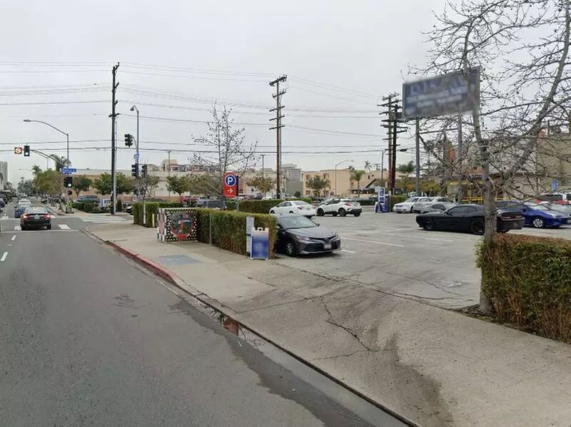 Parking at 3801 Sixth Ave. Lot - Primary Image