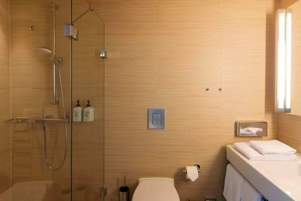 ✈ DEUTSCHLAND | Hamburg - Scandic Hamburg Emporio 4*, 2 Nächte