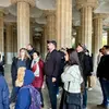 Image 2: Exclusiva visita guiada por Park Guell con acceso rápido