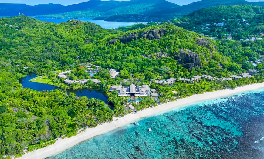 Image 1: ✈ SEYCHELLES | Isola di Mahé - Kempinski Seychelles Resort 5* - Pre...