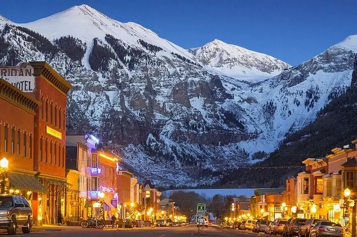 Private Transfer Denver Airport DEN to Hot Ski Resorts