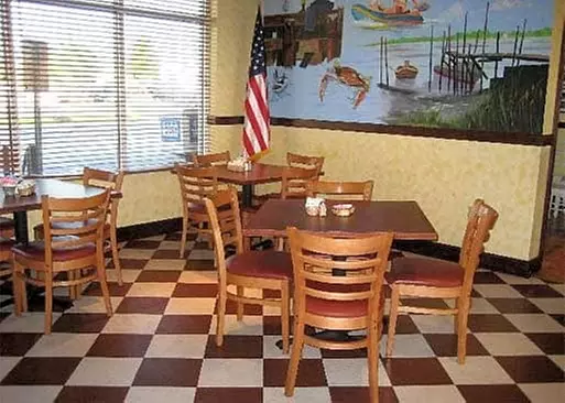 5% Cash Back at Riverbound Cafe