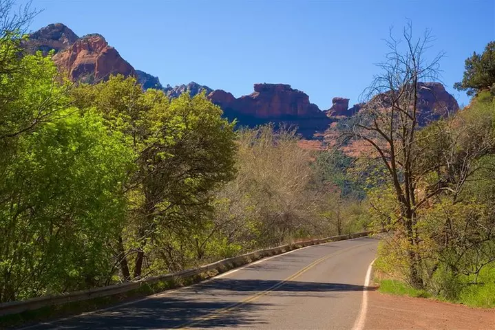Oak Creek Canyon Pavement Jeep Tour in Sedona