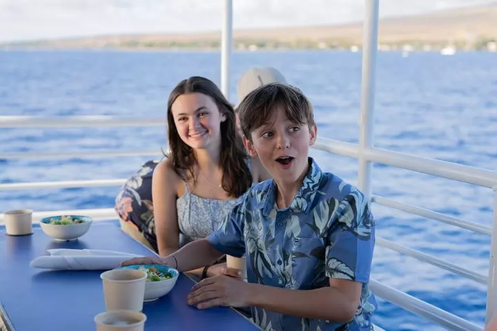 From Ma'alaea Harbor: Sunset Dinner Cruise Aboard the Quicksilver