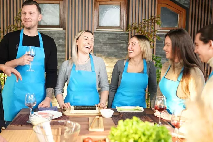 Sushi Making Cooking Class With Local Chef in Columbus