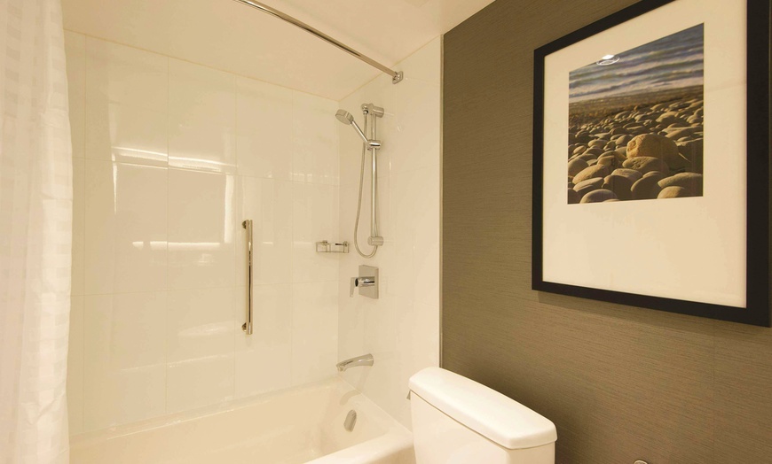 Image 8: ✈ ROYAUME-UNI | Londres - DoubleTree by Hilton hotel London Victori...