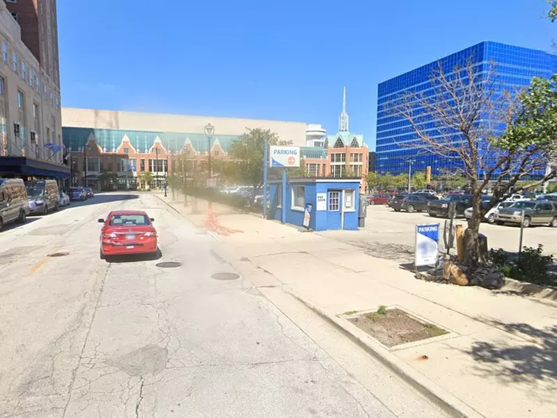 Parking at 630 N. 5th St. Lot