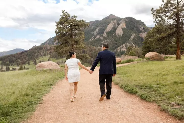 Scenic Mountain Photoshoot in Boulder, Colorado