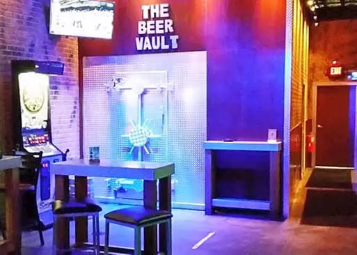5% Cash Back at Lucky's Tavern