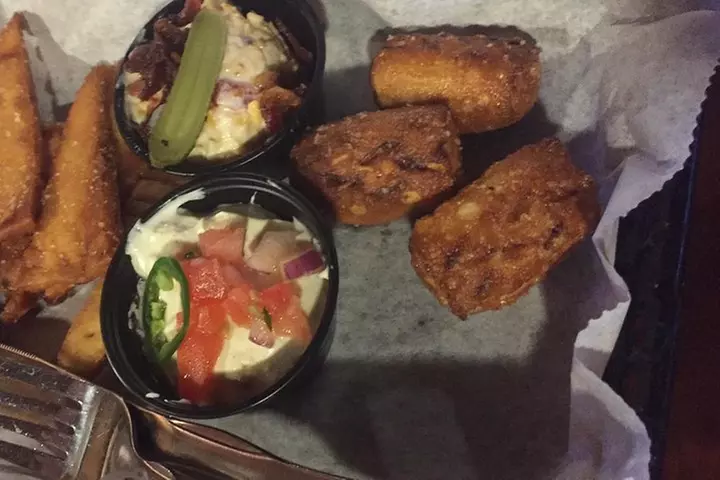 Southern Flavors Food, Pub Crawl, and History Walking Tour