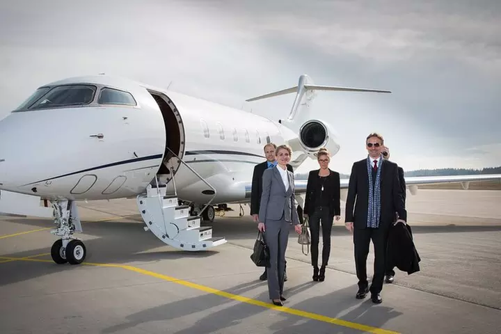 Private Transfer To or Form Lorton and Dulles International Airport - Primary Image