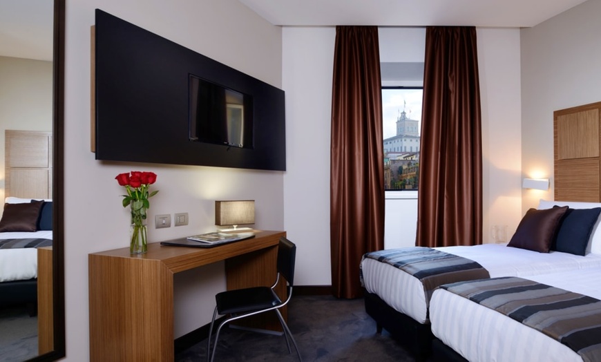 Image 2: ✈ ITALIË | Rome - Rome Art Hotel 4*, 2 nachten - City break
