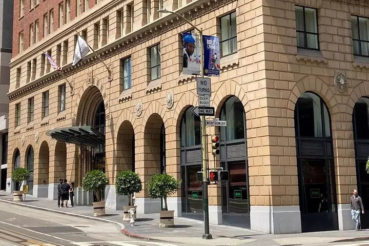 Unfolding the Financial District: A San Francisco Chronicle Self-Gu...
