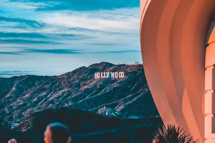 Hollywood Sign Hiking Tour to Griffith Observatory