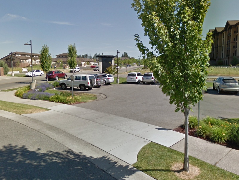 Parking at [IC33] LePeep Lot