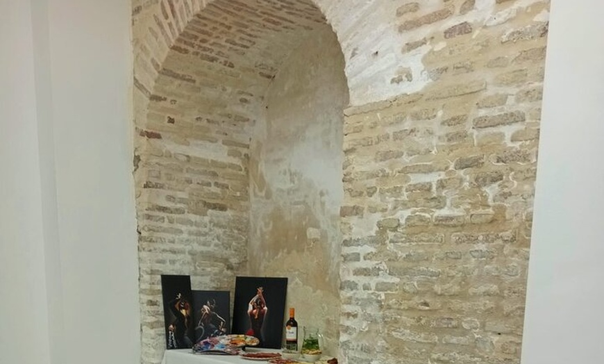 Image 3: Arte y Tapas en Triana