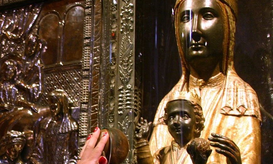 Image 11: Monasterio de Montserrat y Virgen Negra con Almuerzo en Casa Rural