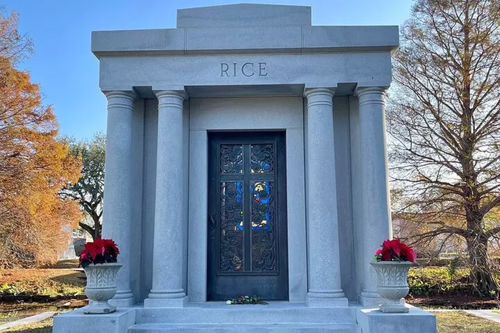 New Orleans Metairie Cemetery Tour: Millionaires and Mausoleums
