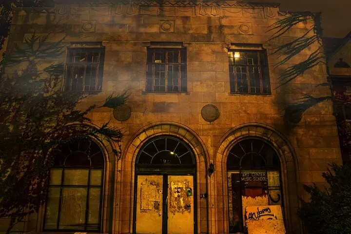 Macabre, Murder, & Mayhem in Motor City : Detroit Ghost Tour