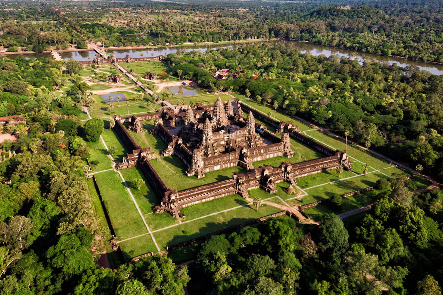 ✈ CAMBOGIA | Da Siem Reap a Phnom Penh - Ricchezza della Cambogia e...