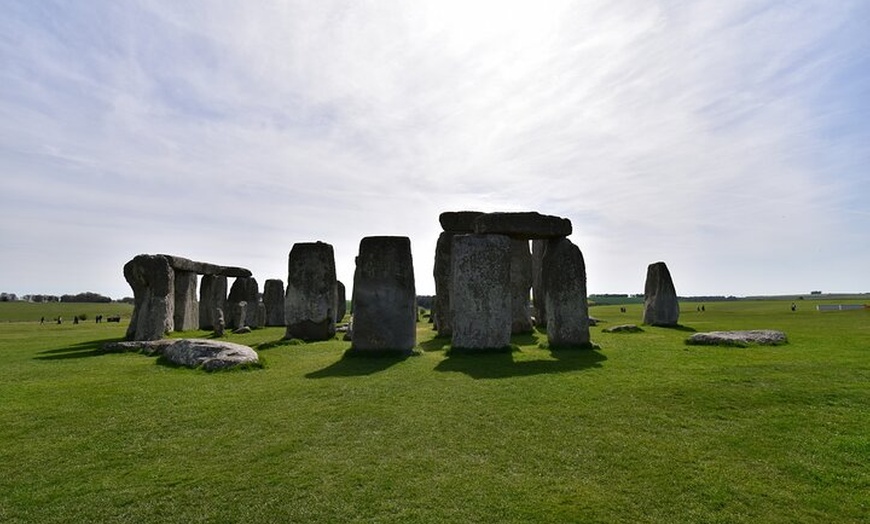 Image 5: London To Southampton Transfer to Stonehenge and Sailsbury