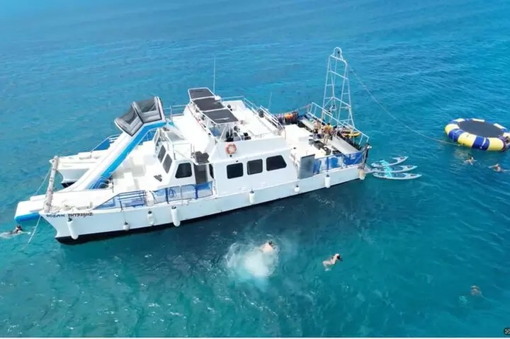 Oahu 5-in-1 Deluxe Cruise: Turtle Snorkeling & Ocean Activities