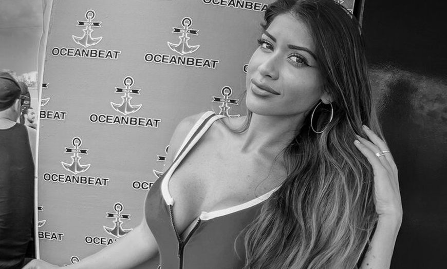 Image 15: Ibiza Sunset Edition Boat Party 3 horas de copas, DJ y puesta de sol