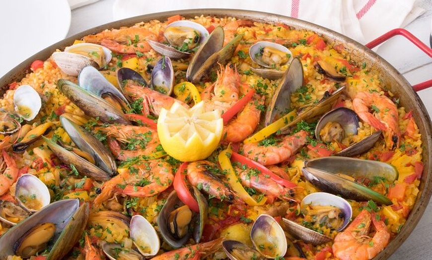 Image 6: Clase de Cocina de Paella de Mariscos en Barcelona