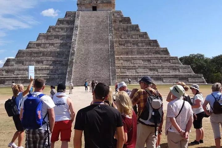 VIP tour to Chichén Itza, Hubiku & Ik Kil. Lunch and transportation...