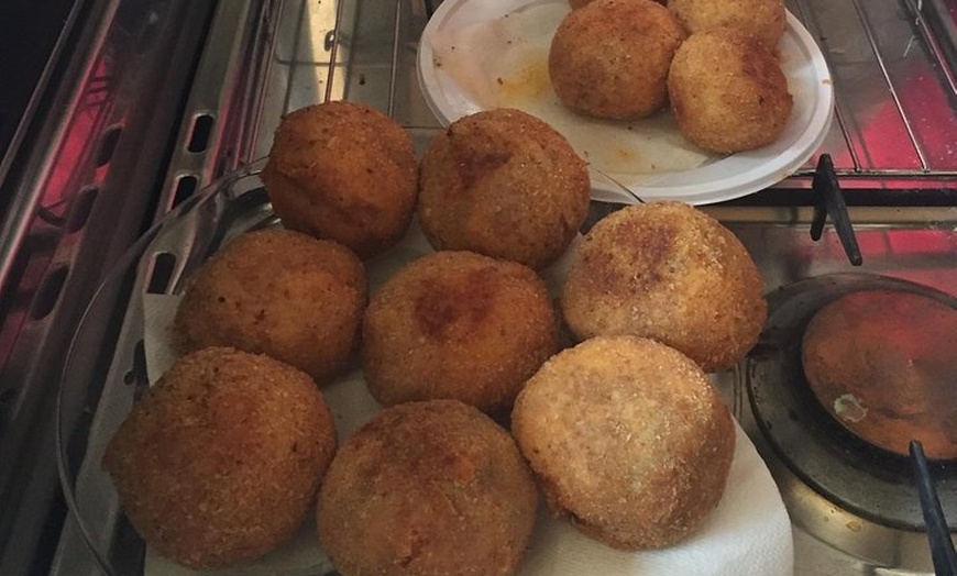 Image 7: Tour del centro storico con degustazione di Street Food