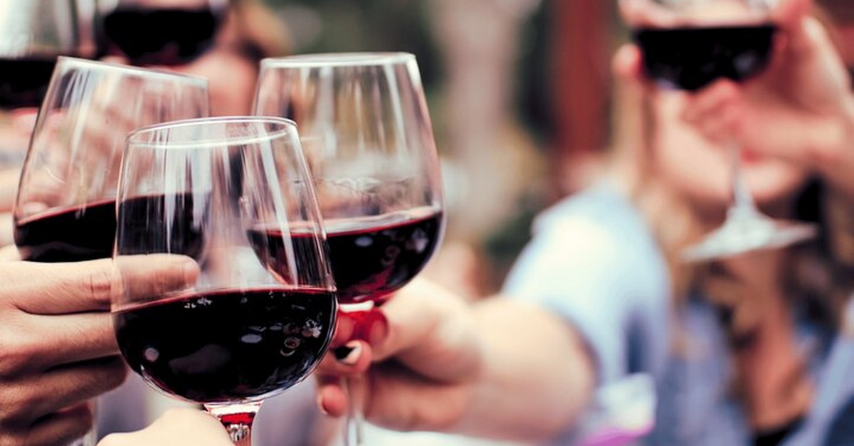 Experiencia de cata de vinos y quesos en Barcelona