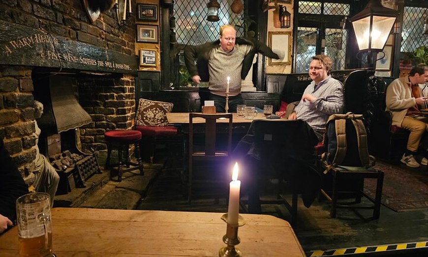 Image 3: London Historical Pub Tour with Pilgrims and Pirates