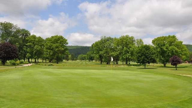 Online Booking - Round of Golf at Wedgewood Golf Club- PA
