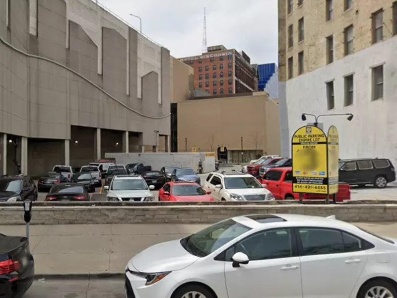 Parking at Impark - Empire Lot I21-76 - Second Medium