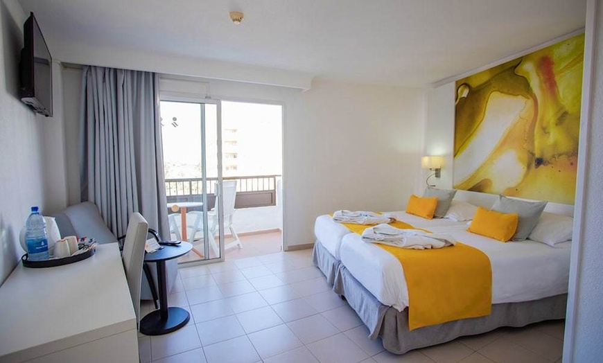 Image 10: ✈ GRAN CANARIA | Playa del Ingles - Hotel Servatur Waikiki 3* - Śni...